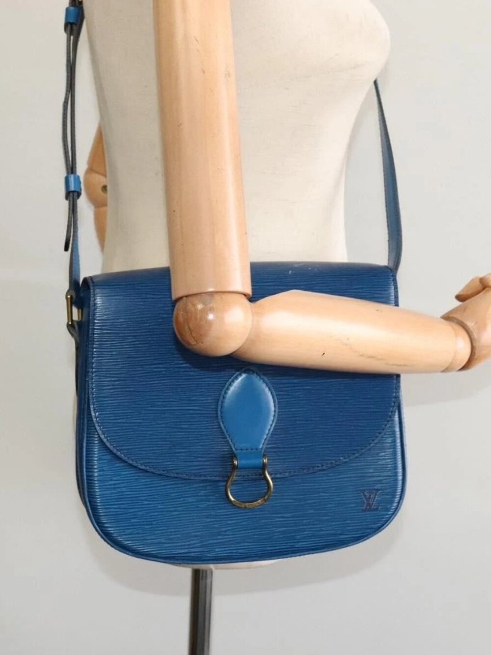 LOUIS VUITTON Epi Saint Cloud GM Shoulder Bag Toledo Blue M52195 LV Auth ep8466